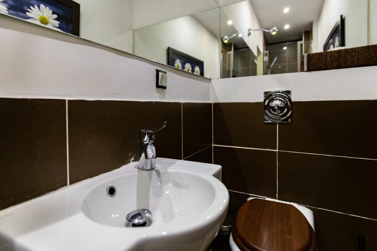 Lilly Apartment Main Train Station Old Town By The Castle Suites Krasków Exterior foto