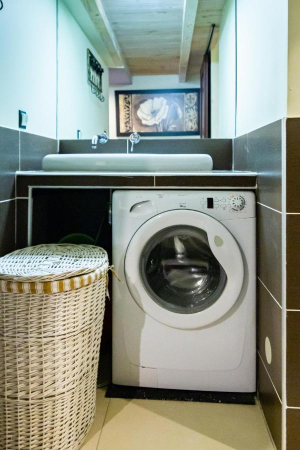 Lilly Apartment Main Train Station Old Town By The Castle Suites Krasków Exterior foto