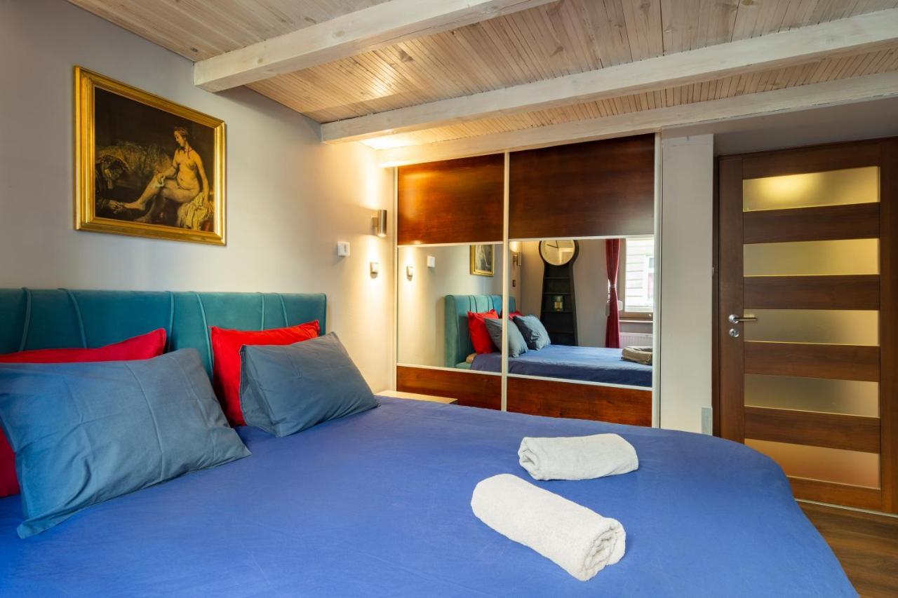 Lilly Apartment Main Train Station Old Town By The Castle Suites Krasków Exterior foto
